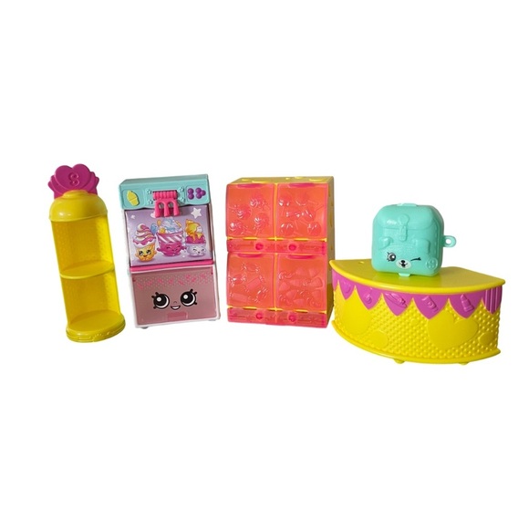Shopkins Playset Pieces (5 items) - Picture 1 of 3